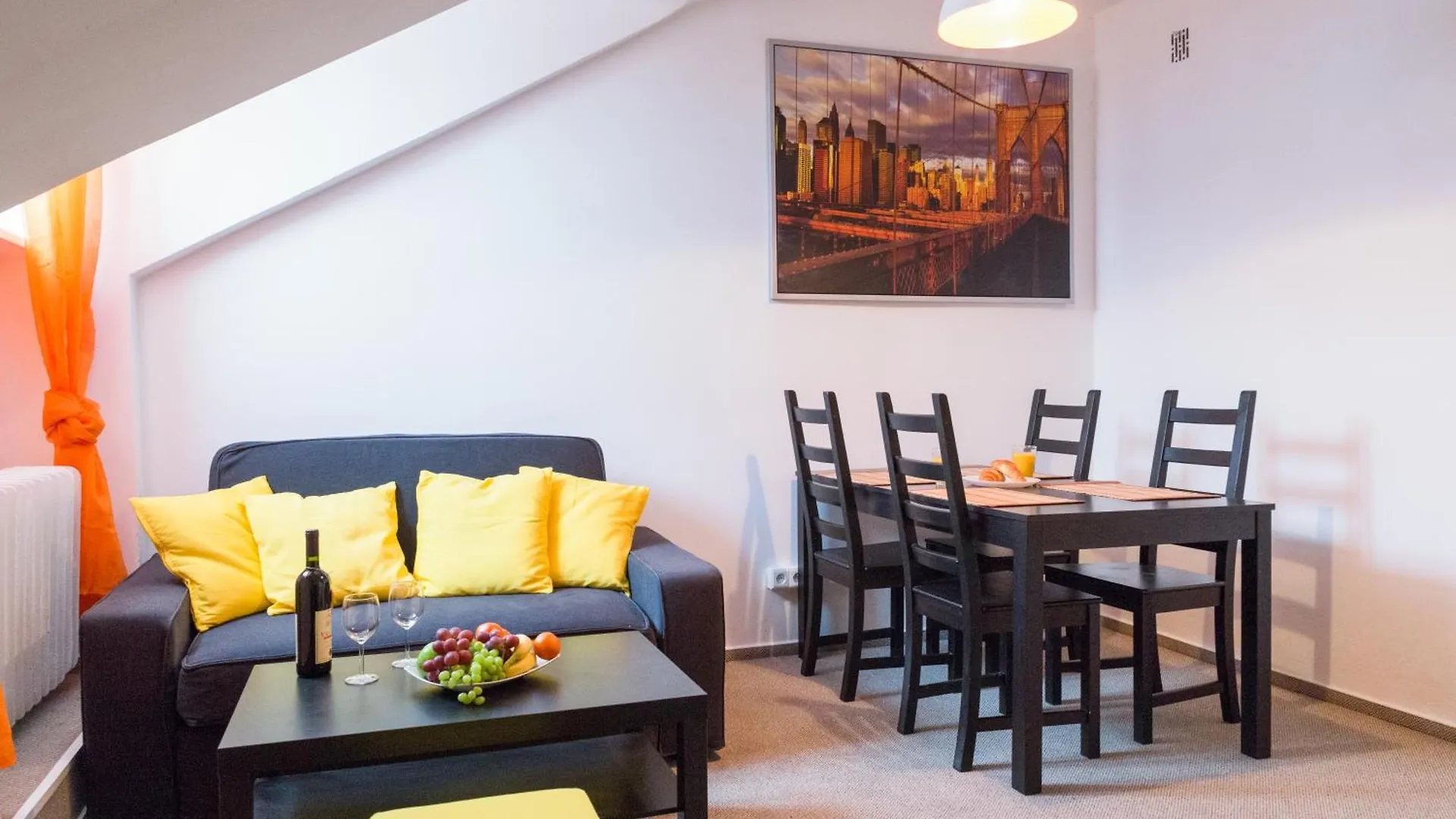 Lovely Apartment In The Old Town contacts